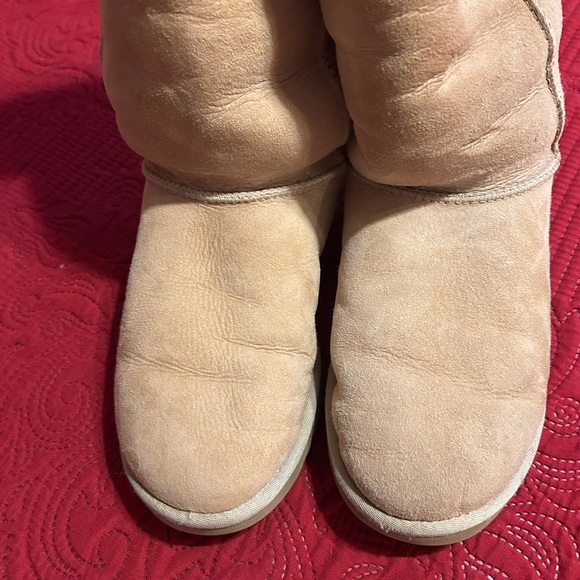 UGG Classic Tall boots in women’s 8 - Picture 3 of 13